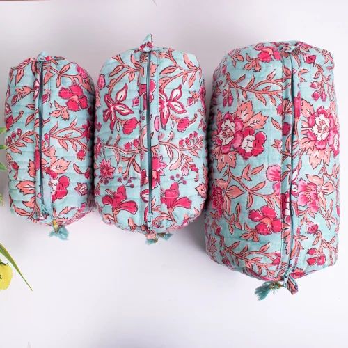 Full top zipper closure with cotton pull. Excellent Protection for keeping your makeup safe.
