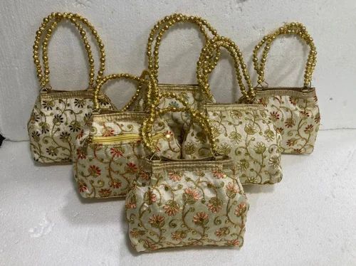 Embroidered 3 magnet bags