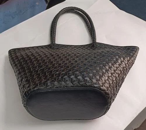 Plain Ladies Woven Handbags