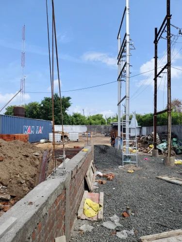 Double Pole Structure