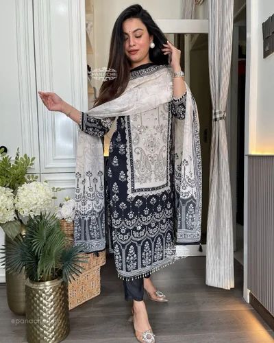 White Ladies Printed Chinon Silk Kurti Set, Size: XL