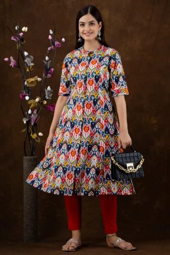 White Ikat printed cotton kurti, Size: M To Xxl