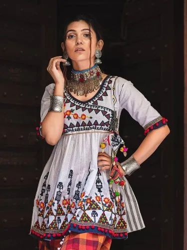 Dhingli Traditional Gujarati Dolls Kediyu Dhoti Set