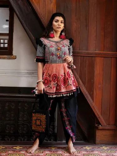 Kediya Mesmora Kodi Gujarati Embroidered Kedia And Tulip Pants Set