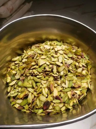 Loose Green Pista Slices