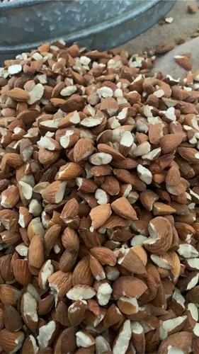 Broken Almond Kernels, Packaging Size: 1