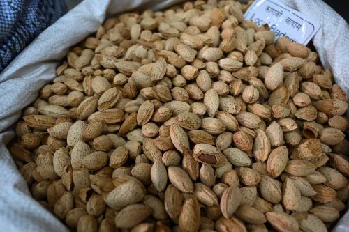 Local Kagzi Badam (1000g)