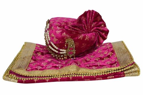 Groom Safa