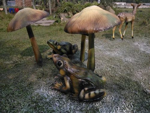 Fiberglass Frog, Usage: Exterior Decor