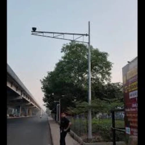 Cantilever Pole Cctv