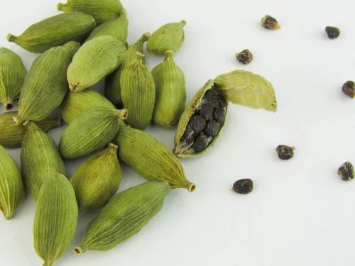 Whole Organic Green Cardamom, Packaging: Packet, Packaging Size: Loose