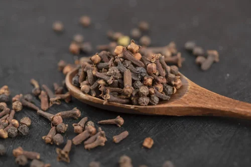 Whole Dry Cloves, Grade: Hand-picked