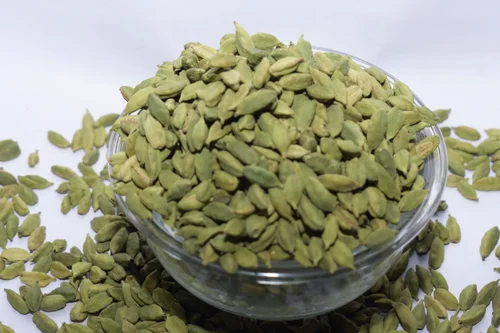 Grade: Bold Organic Green Cardamom/Elaichi, Cardamom size: 5.5 mm