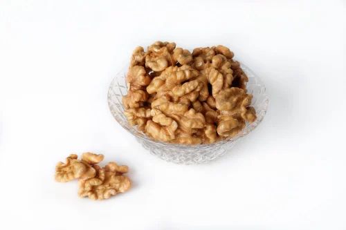 Whole 3P Sharbati Half Kashmiri Walnut Kernels 2Pc, Packaging Size: 250 Gm