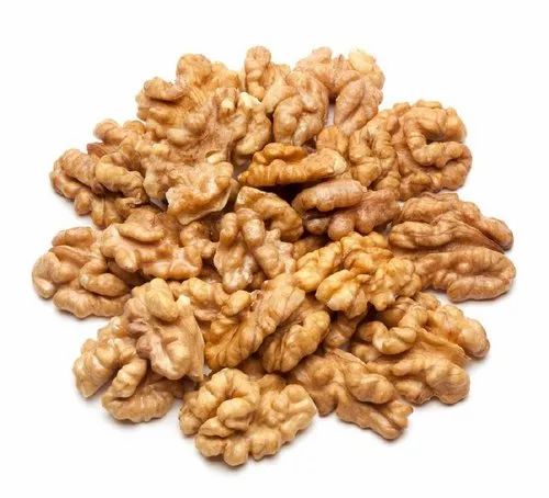Walnut Kernels Akhrot Giri, Model Name/Number: Tilak Nuts & Spices, Packaging Size: 10 kg
