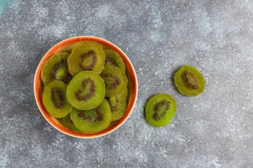 Green Imported Dehydrated Kiwi Slice With Suger Cotted, Packaging Size: 1 Kgs