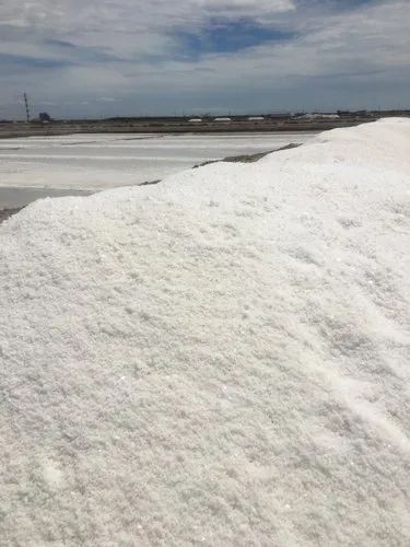White Disinfection Salt, Grade Standard: Industrial, Packaging Size: 25kg or 50kg