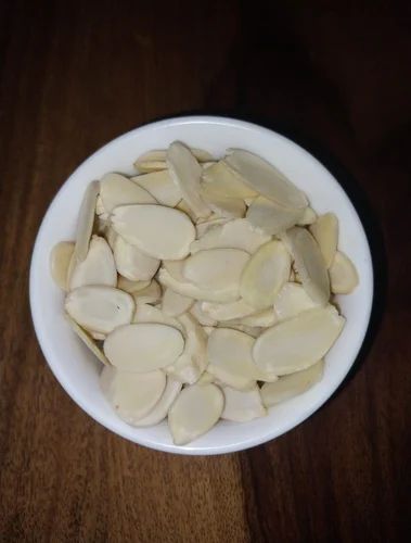 Almond flakes