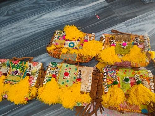 Banjara Bag Khamma Ghani Kambadiya Caramel Brown Sling Bags, Material: Oxford Cloth