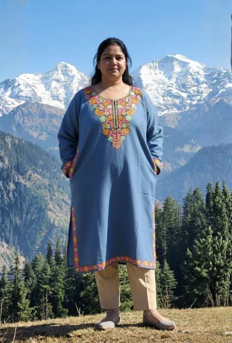 Kashmiri Woolen Embroidered Pheran