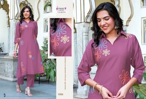 Silk High Quality Vertican Fabric Kurti With Printed Design, Size: XL