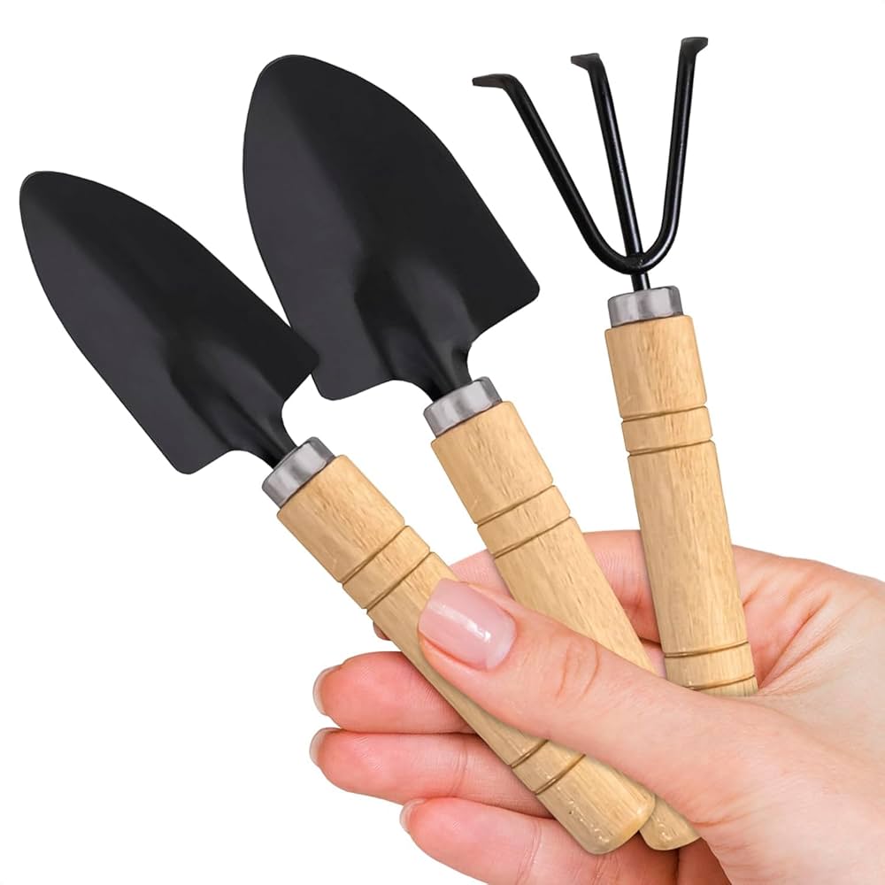 Mini gardening tool set