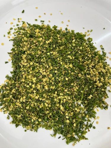 Air Dried/Dehydrated Green Chili Flakes, Packaging Size: 5 kg