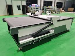 Automatic Fabric Cutting Machine